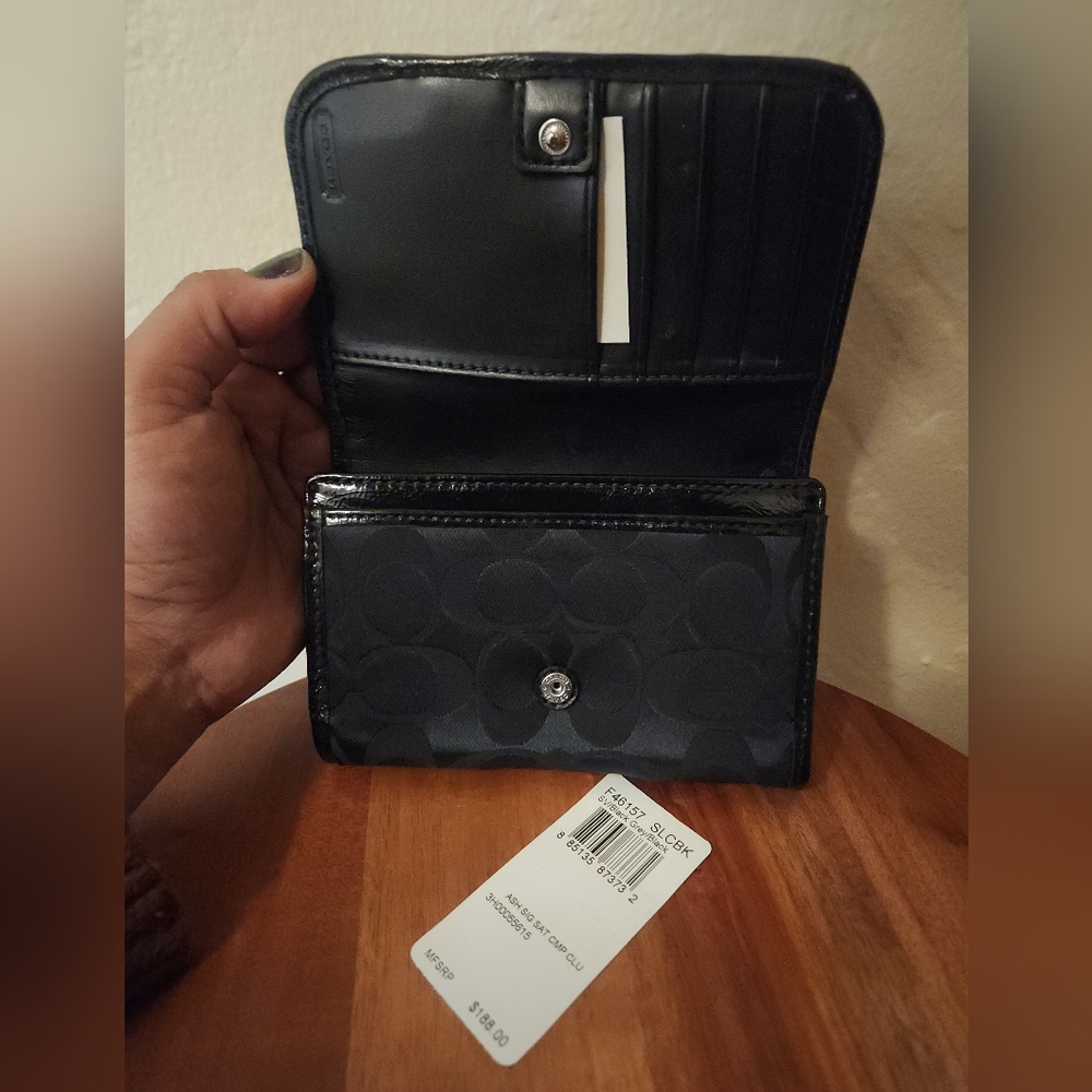 NWT Coach Ashley Compact Clutch Wallet Black - Picture 4 of 7